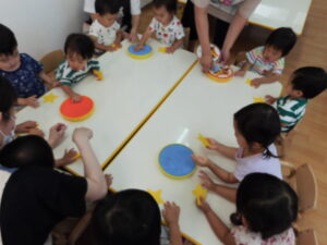 七夕製作をしました 学校法人 北斗文化学園 えとわーる保育園 七夕製作をしました 学校法人 北斗文化学園 えとわーる保育園